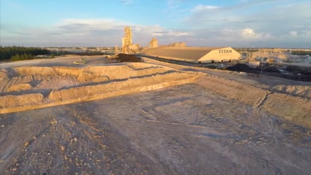 Aerial industrial quarry — Stock Video