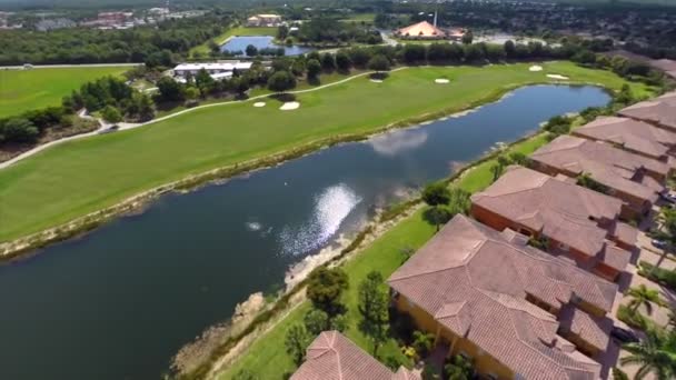 Aerial golf club comunità — Video Stock