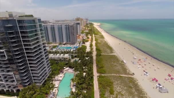 Luchtfoto video van het w hotel en miami beach — Stockvideo