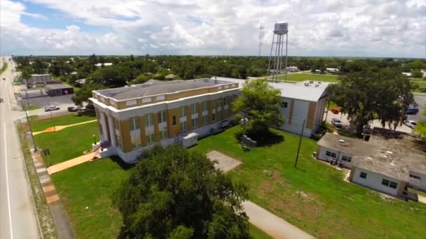 Vidéo aérienne de l'hôtel de ville historique de Clewiston 