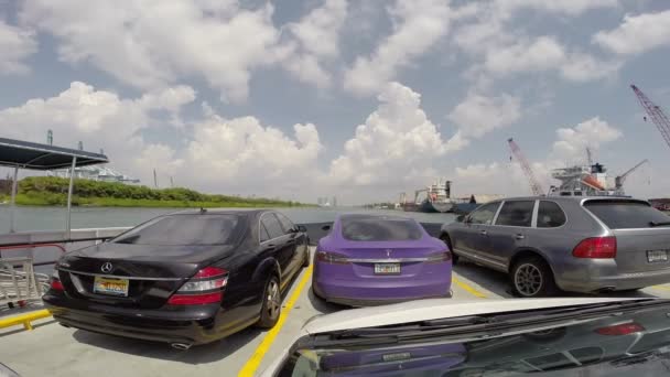 Video footage of the Fisher Island Ferry in Miami Beach — Stock Video