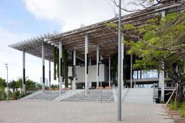 Perez Sanat Müzesi Miami ve müze parkının stok görüntü