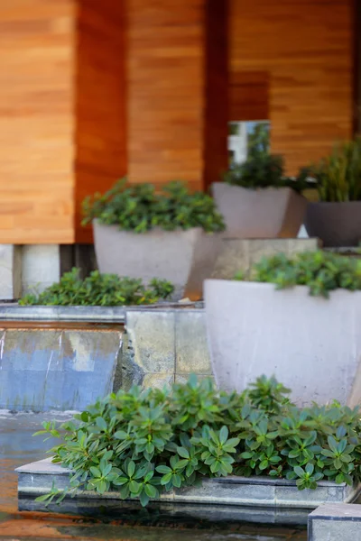 Zen-tuin met waterval — Stockfoto