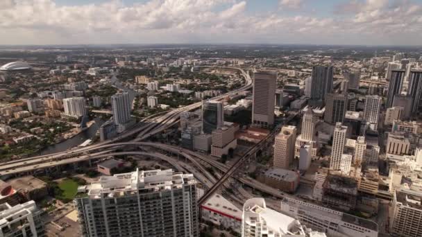 Şehirde Birden Fazla Şerit Otoyol Var Miami Hava Aracı Görüntüsü — Stok video