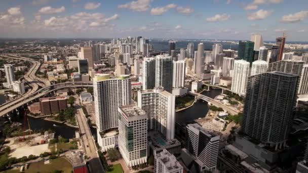 Miami Nehri Şehir Merkezi Ile Brickell Arasında Görülmüş Inanılmaz Drone — Stok video