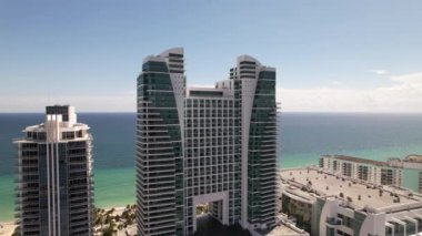 Diplomat Hollywood FL USA. Ağır çekimde 5k hava aracı görüntüsü