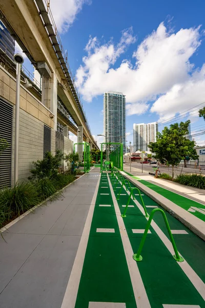 Brickell, FL, ABD - 26 Eylül 2021: Yeni Altı Çizili Brickell Miami Şehir Merkezi 'nin fotoğrafı