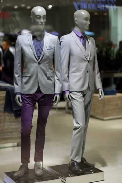 Maniquíes en trajes de negocios — Foto de Stock