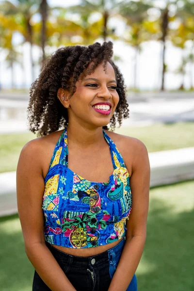 Aantrekkelijke Jonge Vrouw Poseren Een Outdoor Scene Fort Lauderdale Beach — Stockfoto