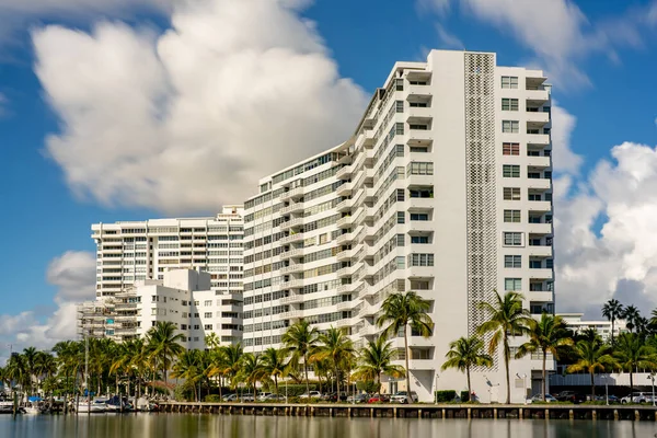 Prédios Condomínio Miami Beach Baía Biscayne — Fotografia de Stock
