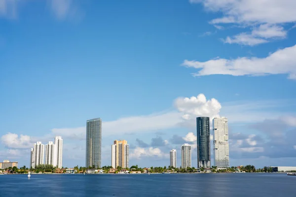 View Sunny Isles Beach Highrise Condos Dumfoundling Bay Foreground Usa — Stock Photo, Image