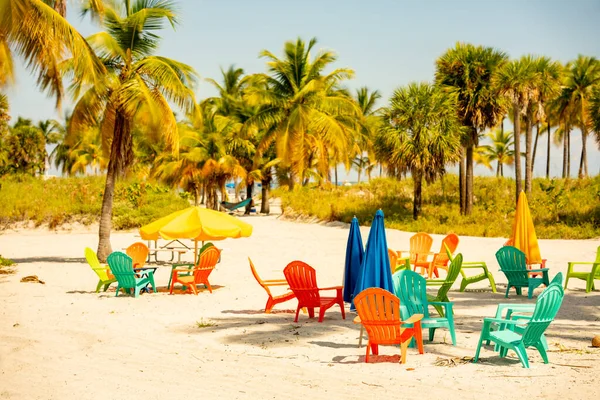 Cadeiras Estar Coloridas Praia — Fotografia de Stock