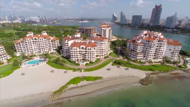 Miami beach és a medence — Stock videók