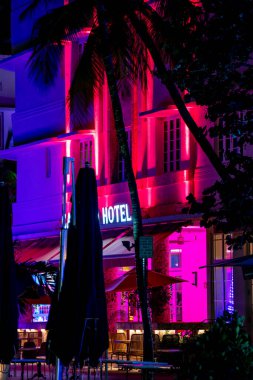 Gece sahnesi Miami Plajı Okyanus Yolu