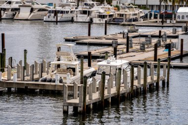 Fort Lauderdale, FL, ABD - 23 Ekim 2021 Fort Lauderdale Uluslararası Tekne Fuarı için hazırlanıyor
