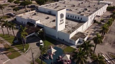 Hava aracı ile vurulan Trinity Kilisesi Miami Bahçeleri