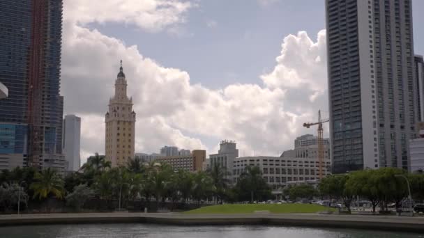 Кинопараллакс Miami Freedom Tower — стоковое видео