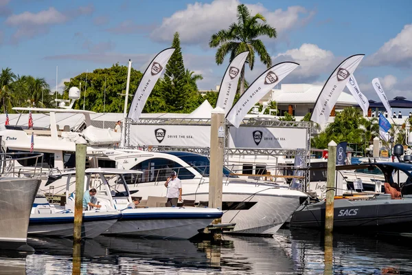 Fort Lauderdale Eua Outubro 2021 Foto Pessoas Flibs Fort Lauderdale — Fotografia de Stock