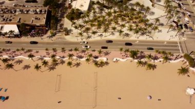 Fort Lauderdale Plaj FL 'de havadan insansız hava aracı görüntüsü.