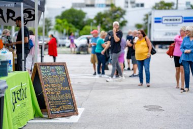 Fort Lauderdale, FL, ABD - 2 Kasım 2021: The Day of the Dead Celebration 'daki olay yeri fotoğrafı Fort Lauderdale Florida sokaklarında dio los Muertos olarak bilinir.