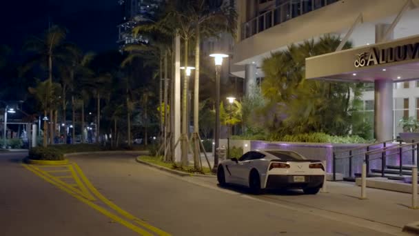 Fort Lauderdale Usa Novembre 2021 Corvette Parcheggiata Città Notte Gimbal — Video Stock