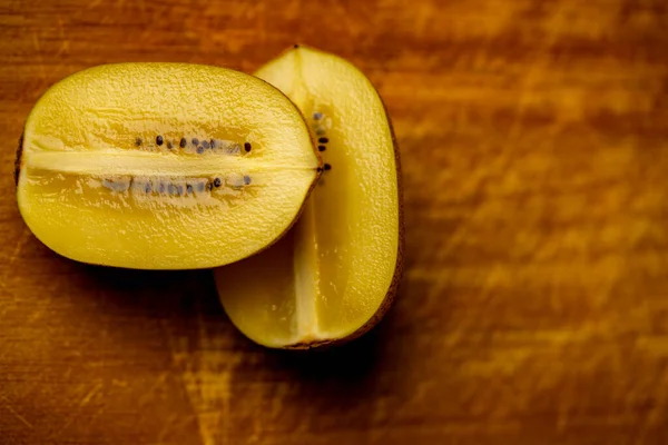 Makro Plátky Žluté Kiwi Ovoce — Stock fotografie