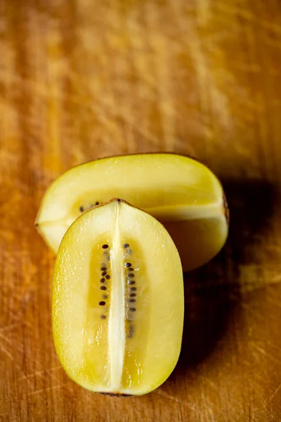 Makro Plátky Žluté Kiwi Ovoce — Stock fotografie