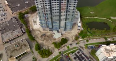 Hava desteği SLS Hallandale 'in yaklaşmakta olduğunu gösteriyor.