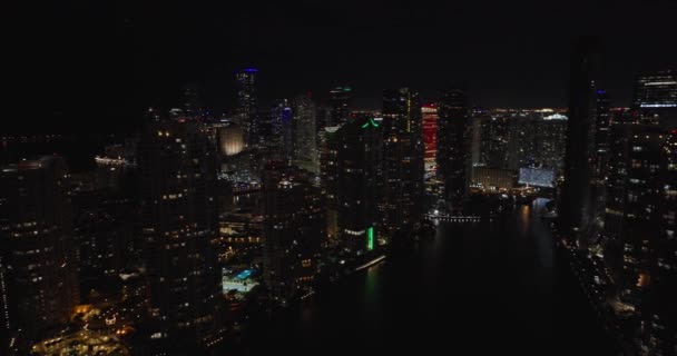 Εναέρια Πανόραμα Miami River Νύχτα Brickell Φώτα Της Πόλης — Αρχείο Βίντεο