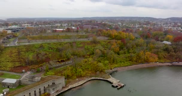 Όμορφο Φθινοπωρινό Φύλλωμα Von Briesen Park Staten Island Εναέρια Drone — Αρχείο Βίντεο