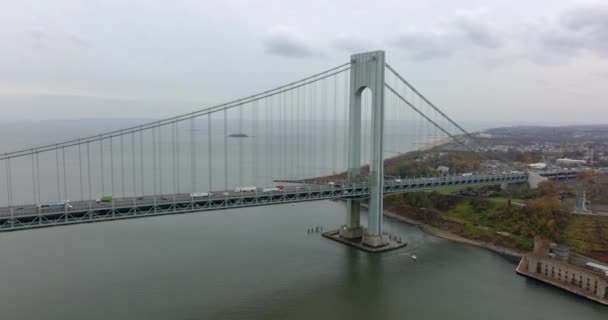 Аэровидео Верразано Сужает Подвесной Мост Стейтен Айленд — стоковое видео