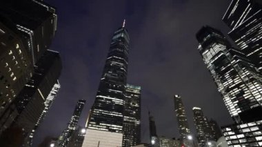 New York Manhattan 'ın gökdelenleri yükseliyor.