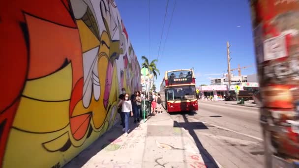 Saut Approche Fpv Sur Bus Wynwood Miami — Video