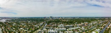 Fort Lauderdale şehir merkezinin çok uzak panorama manzarası