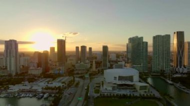 Miami üzerinde güzel bir günbatımı 4k 60fps