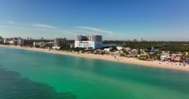 Florida 'ya varış yeri Hollywood Plajı.