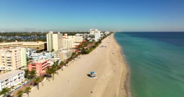 Sahilde sahil uçuşu. Hollywood FL USA 'nın 5k görüntüsü