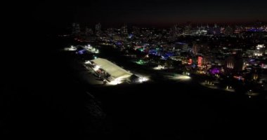 Gece 5k hava görüntüsü Art Basel 2021