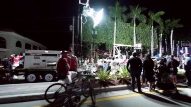 Boca Raton tatil geçit töreninin 2021 'de başlamasını bekleyenler var.