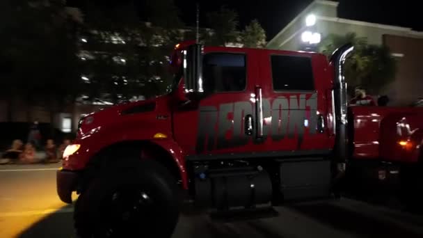 Redcon1 Truck Bei Der Boca Raton Holiday Parade — Stockvideo