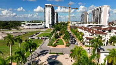 58. cadde Doral Miami hava aracı ile vuruldu.