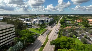 Hava video AMLI 8800 kiralık daire Doral FL