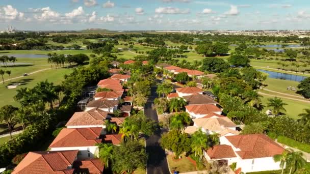 Doral Estates Demeures Luxe Sur Terrain Golf Paysage — Video