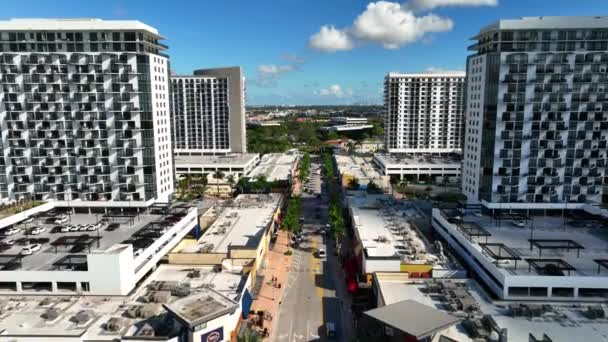 Fliegen Zwischen Gebäuden Miami Doral — Stockvideo
