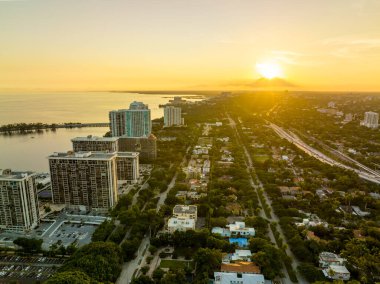Günbatımına doğru Brickell görünümü
