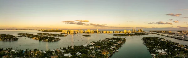 Panorama Aéreo Miami Beach Casas Ilha Luxo Baía — Fotografia de Stock