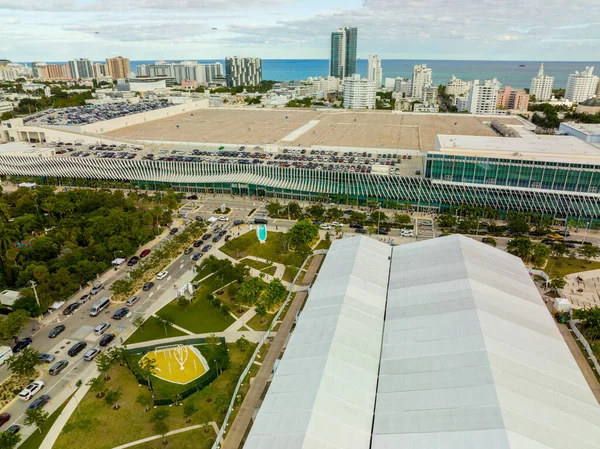 マイアミビーチコンベンションセンターアートバーゼル2021 — ストック写真