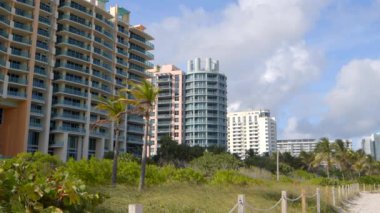 Miami Sahili 'nin 6 km' lik bir sahnesinde apartmanlar ve kum tepeleri