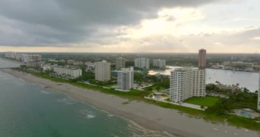 Boca Raton körfezinden 4k hava görüntüsü.