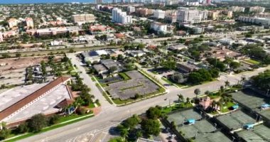 Boca Raton Belediye Binası ve Polis Departmanı. 